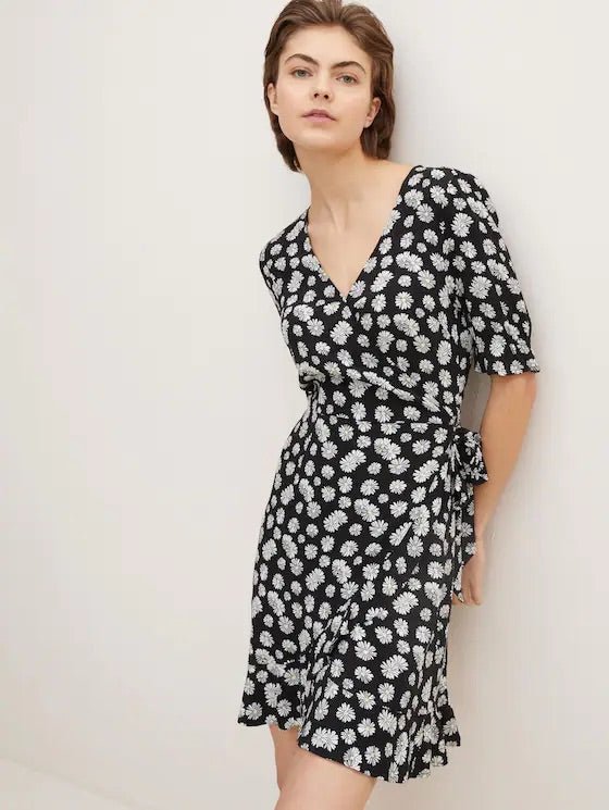 TOM TAILOR - Wrap dress with a floral print - Boutique Bubbles